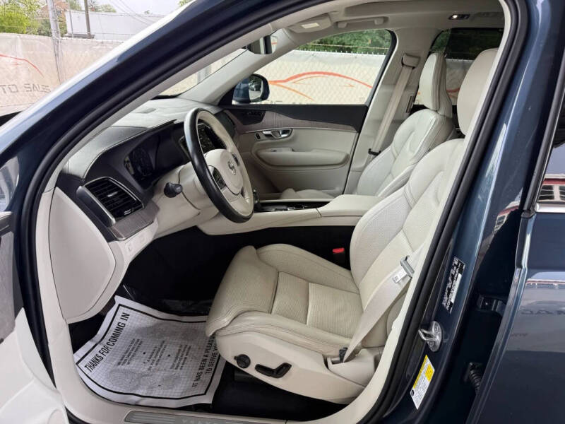 2022 Volvo XC90 T6 Inscription 7-Passenger