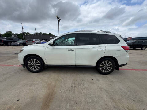 2016 Nissan Pathfinder SV