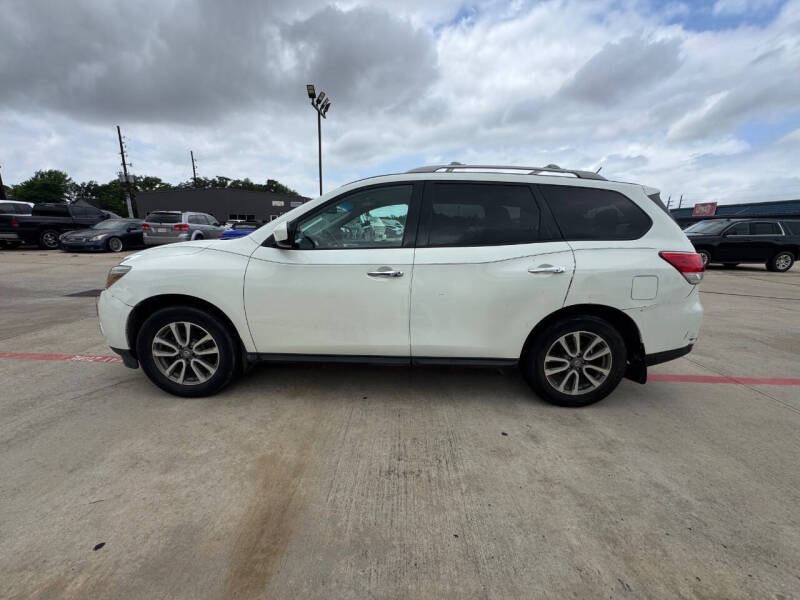 2016 Nissan Pathfinder SV