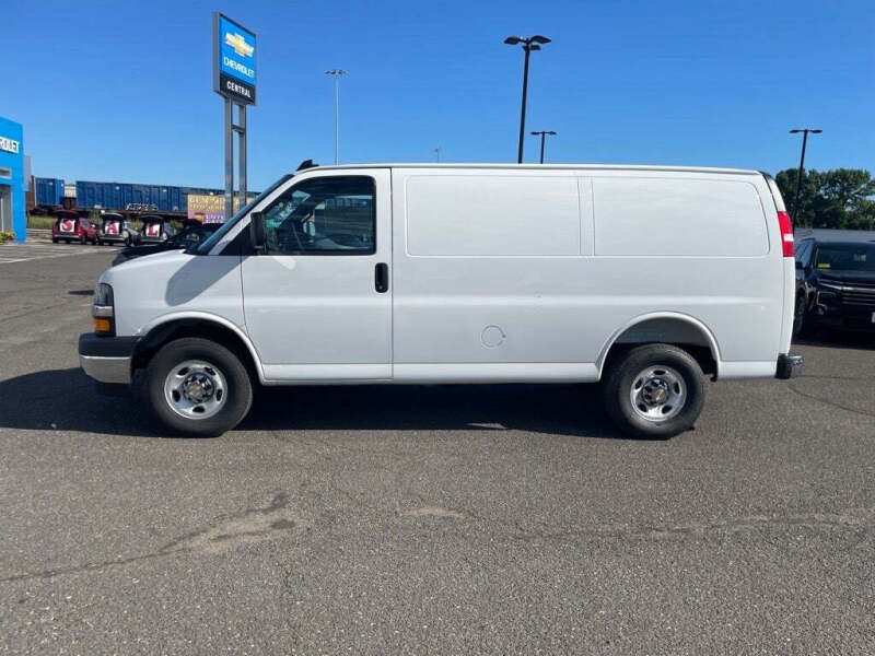 2025 Chevrolet Express 2500