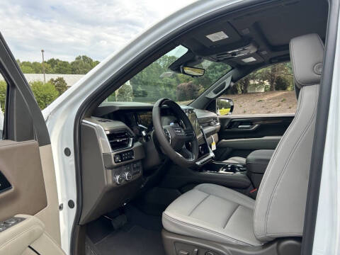 2025 GMC Yukon Elevation