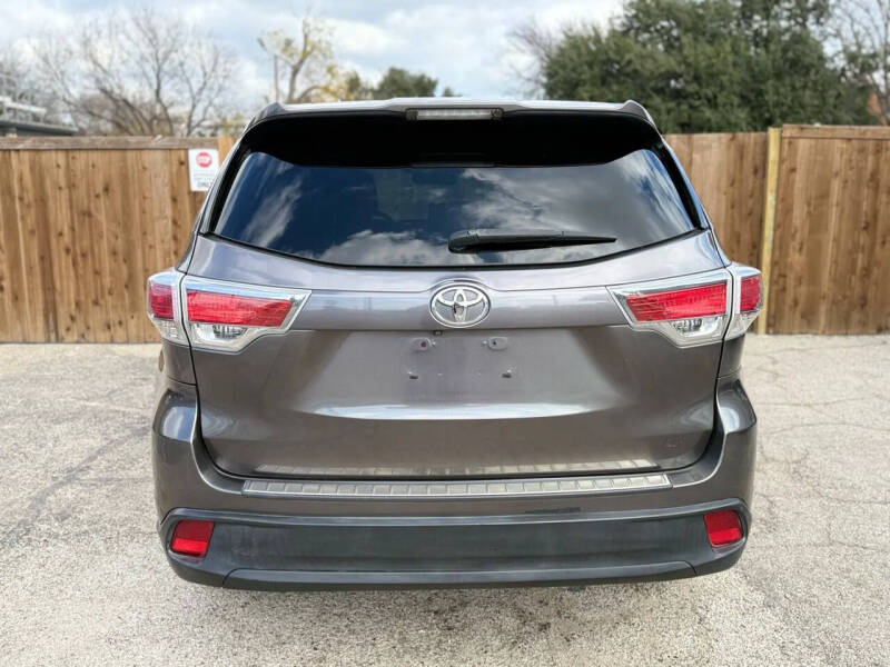 2015 Toyota Highlander LE