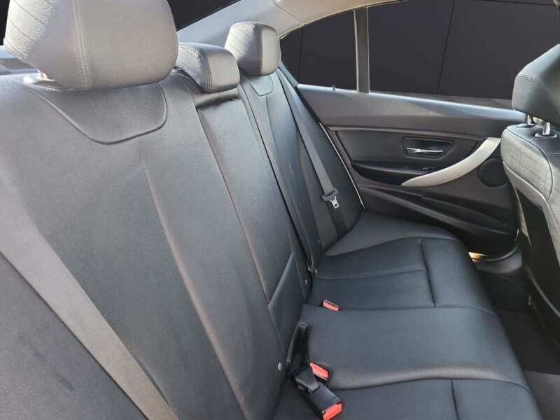 2016 BMW 3 Series 320i