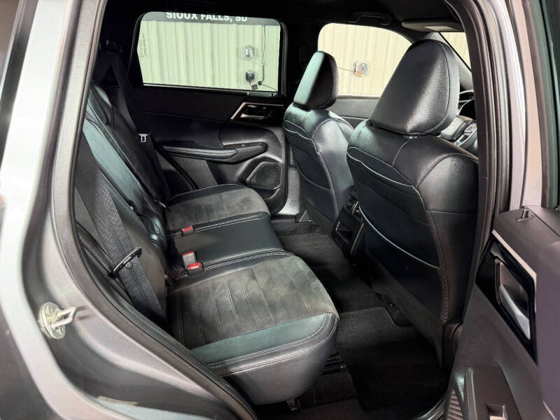 2023 Mitsubishi Outlander Black Edition