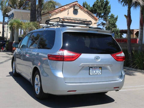 2017 Toyota Sienna LE 8-Passenger