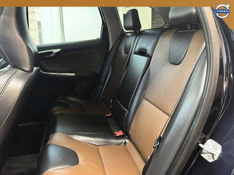 2017 Volvo XC60 T5 Dynamic