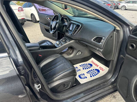 2016 Chrysler 200 Limited