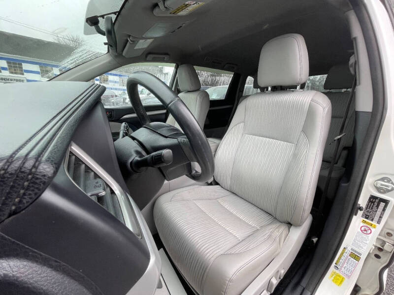 2014 Toyota Highlander LE