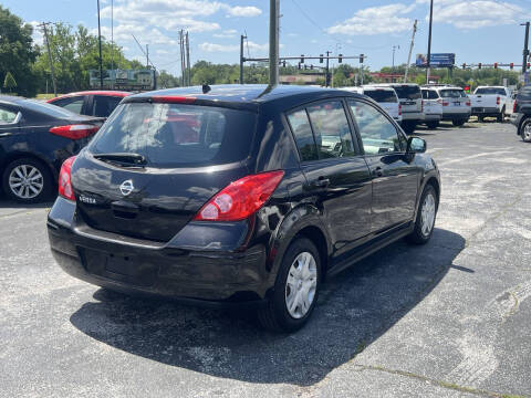 2011 Nissan Versa 1.8 S