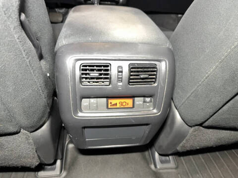 2016 Nissan Pathfinder SV