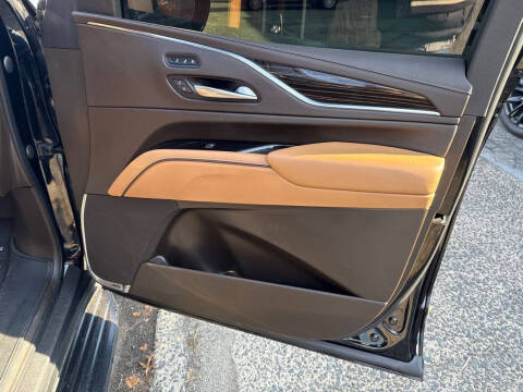 2023 Cadillac Escalade ESV Premium Luxury