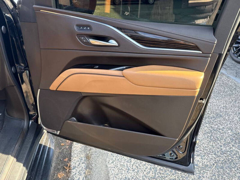 2023 Cadillac Escalade ESV Premium Luxury