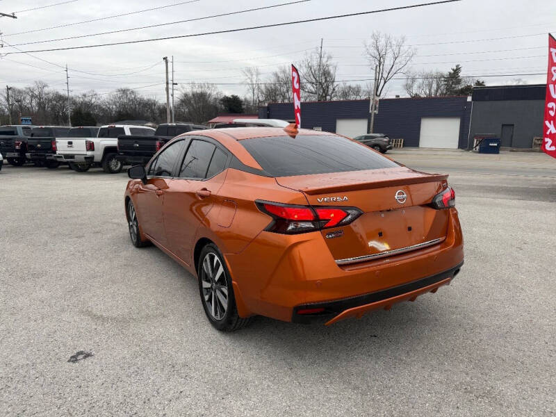 2021 Nissan Versa SR