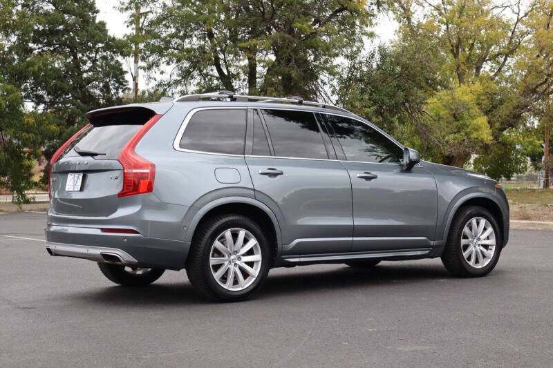 2018 Volvo XC90 T6 Momentum