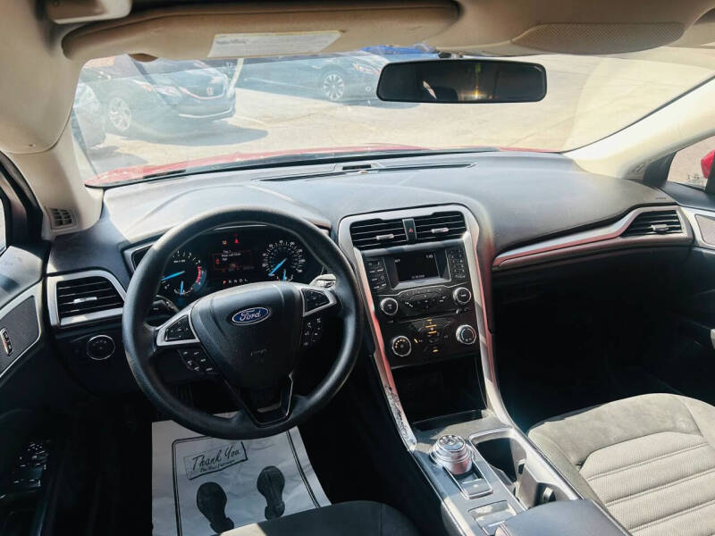 2017 Ford Fusion SE