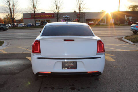 2017 Chrysler 300 Limited