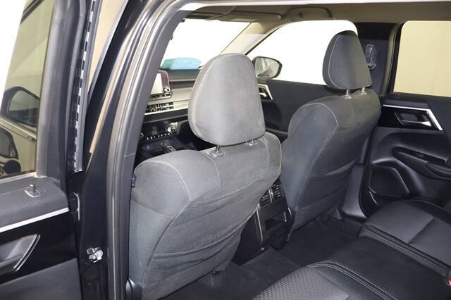 2024 Mitsubishi Outlander ES