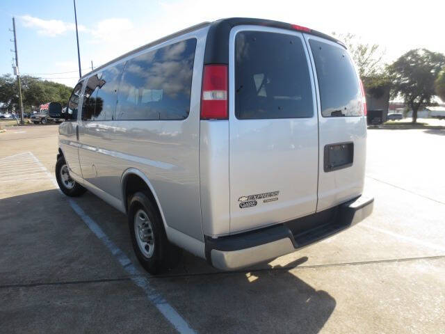 2016 Chevrolet Express LT 2500