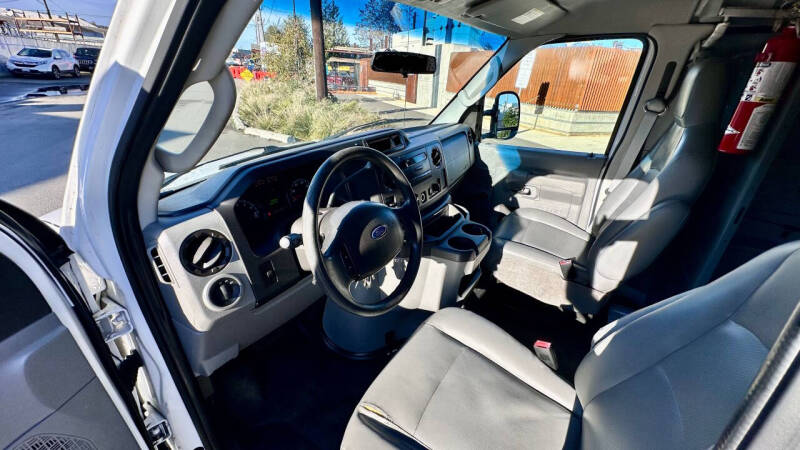 2011 Ford E-Series E-350 SD