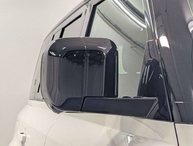 2023 Land Rover Defender