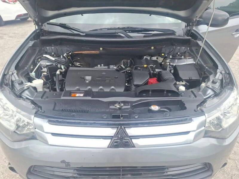 2015 Mitsubishi Outlander ES