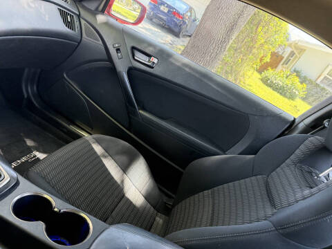 2013 Hyundai Genesis Coupe 2.0T Premium