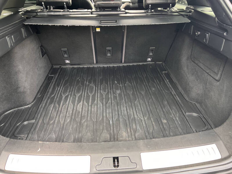 2018 Land Rover Range Rover Velar P250 R-Dynamic SE