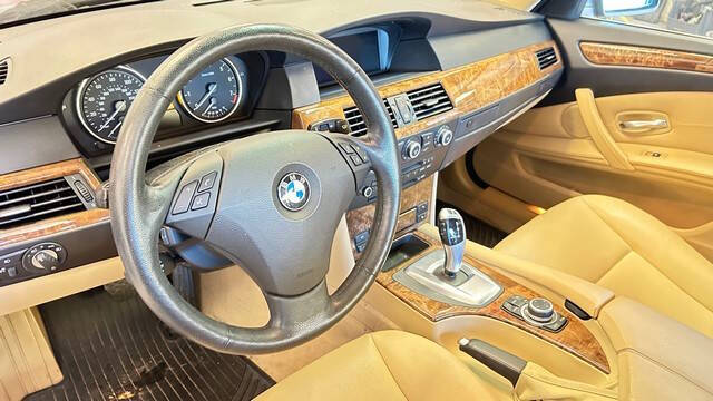 2009 BMW 5 Series 528i xDrive