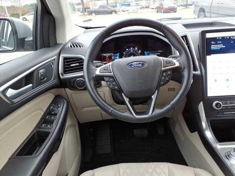 2024 Ford Edge Titanium