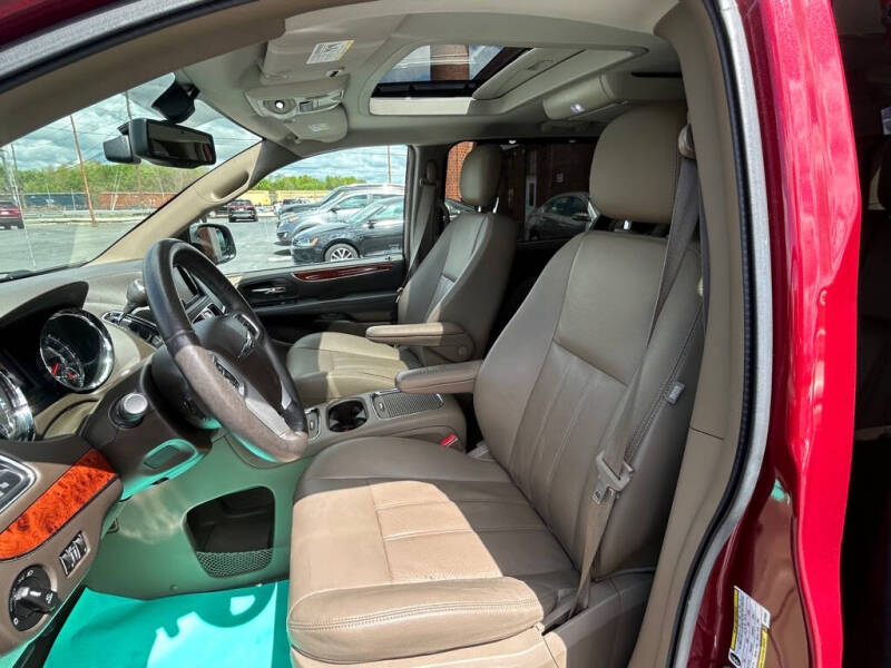 2016 Chrysler Town and Country Touring-L