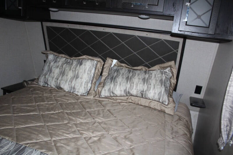 2017 Keystone RV Fuzion 417