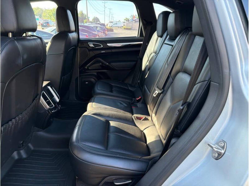 2017 Porsche Cayenne S