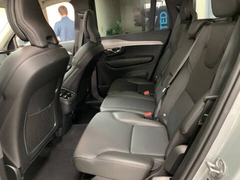 2025 Volvo XC90 B5 Core Bright Theme