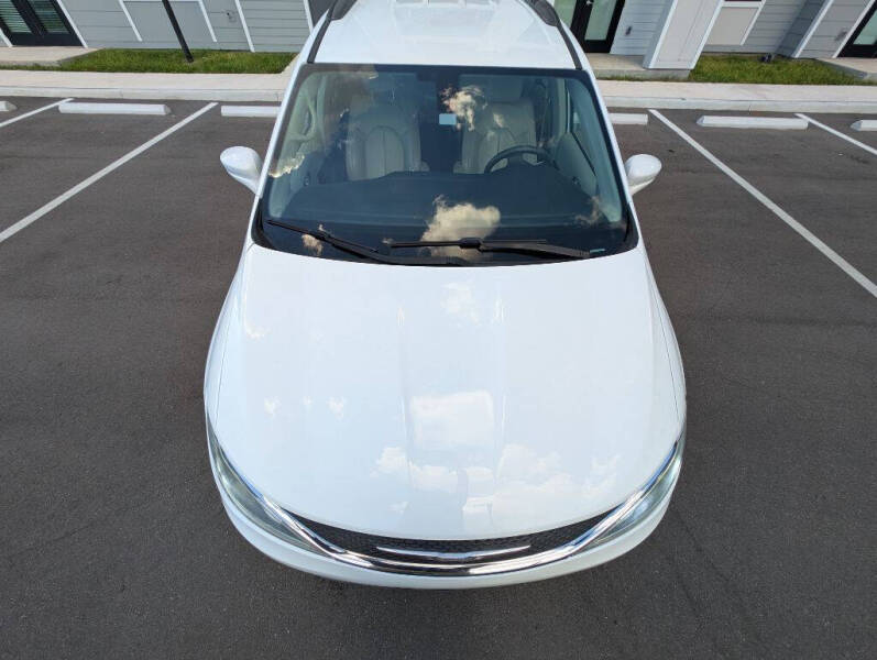 2017 Chrysler Pacifica Touring-L