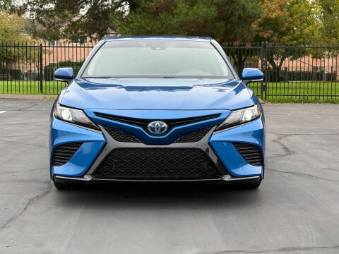 2020 Toyota Camry Hybrid SE
