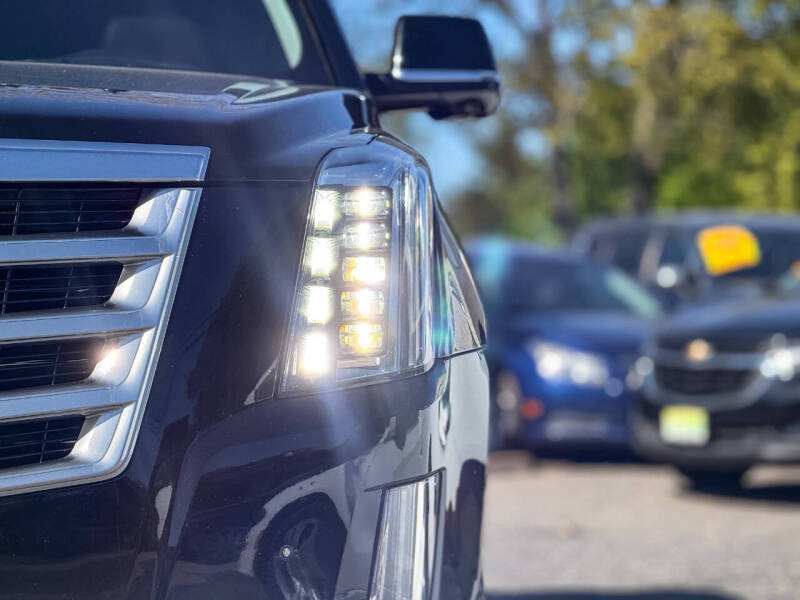 2016 Cadillac Escalade Luxury Collection