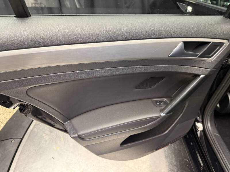 2015 Volkswagen Golf TSI SE