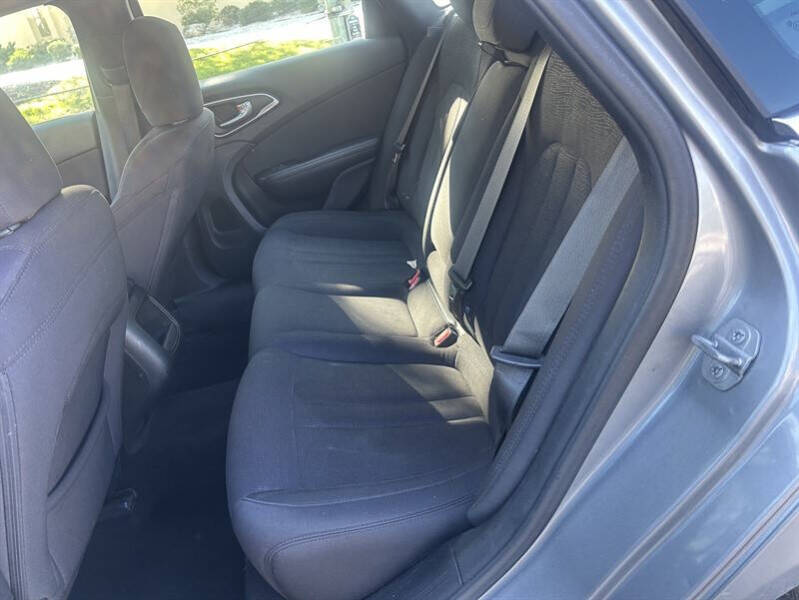 2015 Chrysler 200 Limited