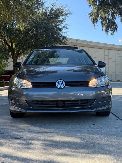 2017 Volkswagen Golf S's photo