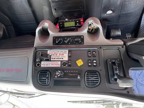 2018 Freightliner M2 106