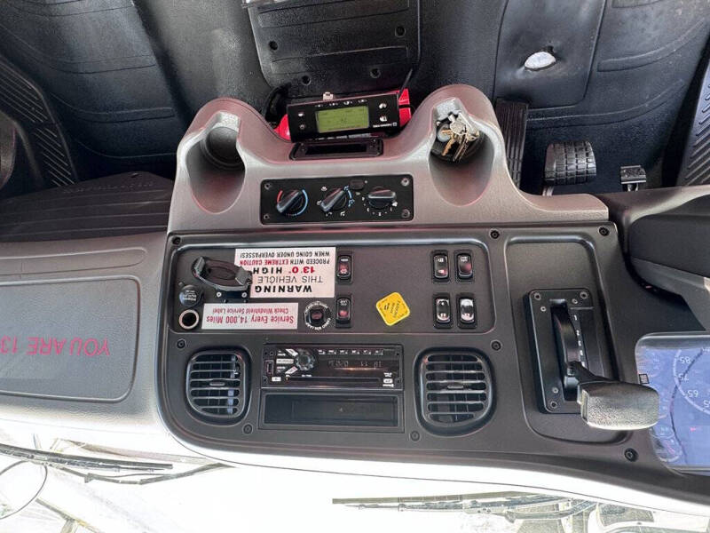 2018 Freightliner M2 106