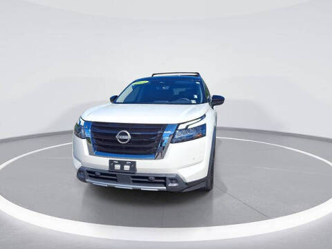 2024 Nissan Pathfinder SL