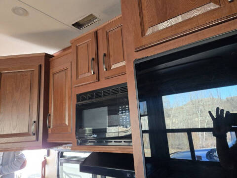 2013 Jayco M-3712 Seismic Toy H