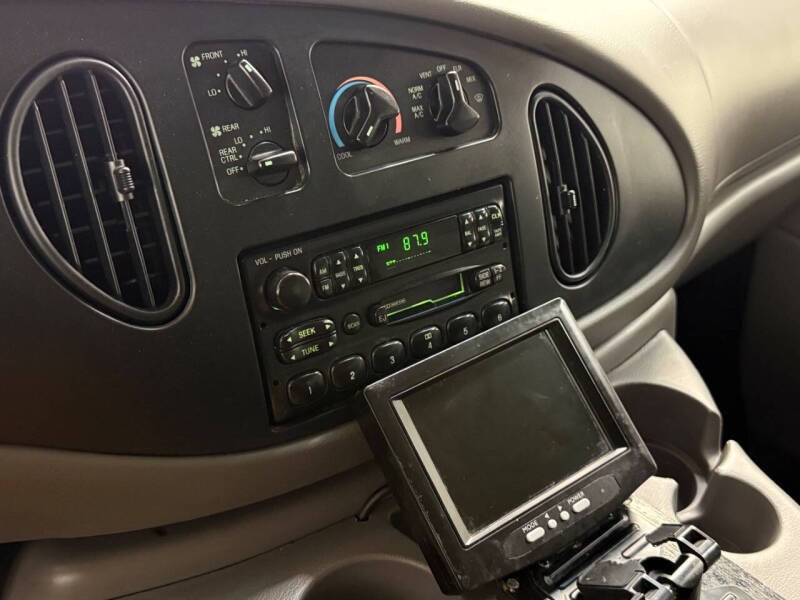 2001 Ford E-Series E-350 SD XLT