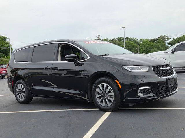 2024 Chrysler Pacifica Plug-In Hybrid Select