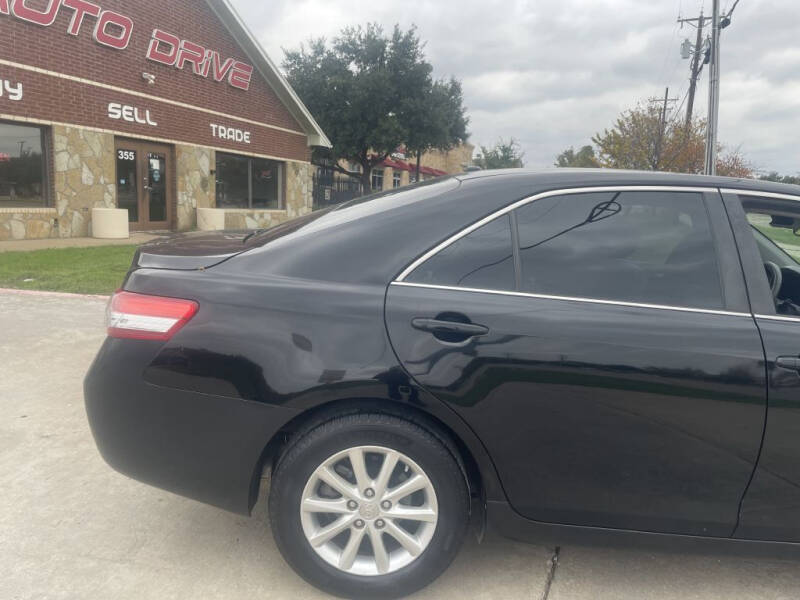 2011 Toyota Camry XLE photo 12