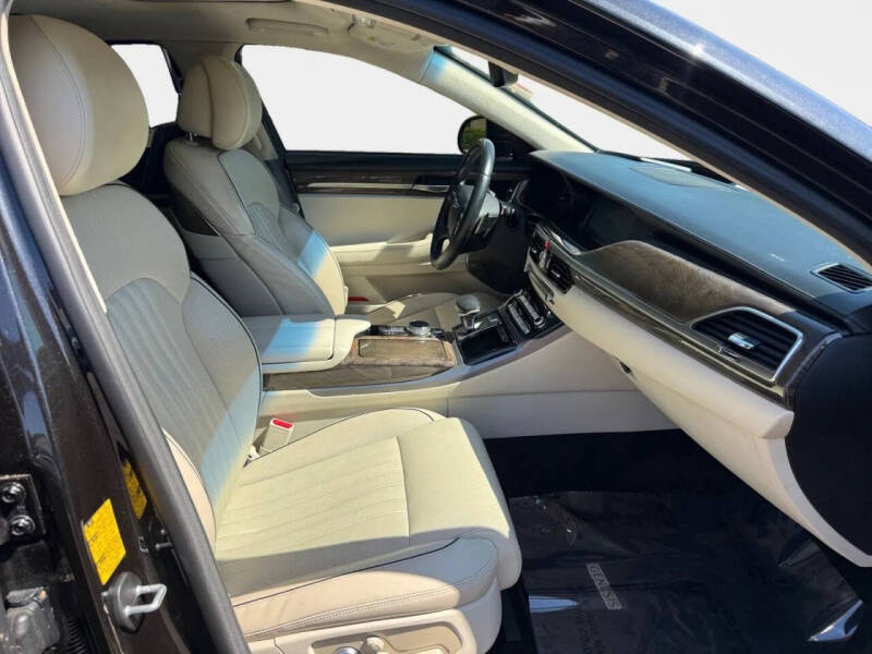 2019 Genesis G90