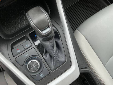 2022 Toyota RAV4 Hybrid XLE Premium