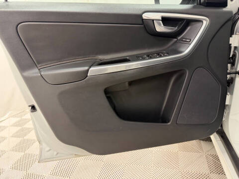 2017 Volvo XC60 T6 Dynamic