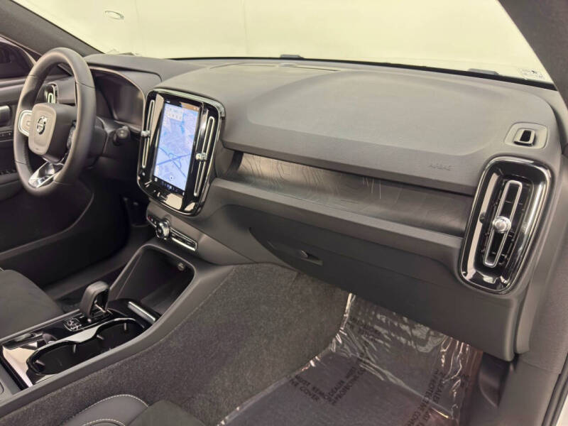 2024 Volvo XC40 Recharge Twin Plus